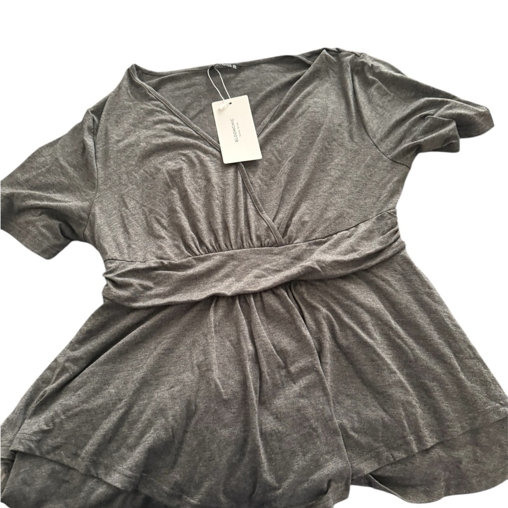 NWT - Bloom Chic Gray Top - Size 12